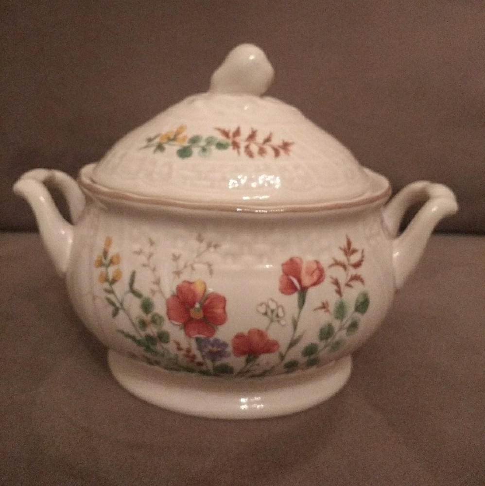 SOLD - Mikasa Margaux Fine Ivory Sugar Bowl w/Lid